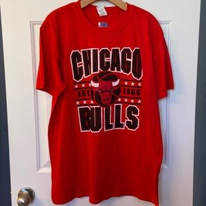 NWOT MENS LARGE CHICAGO BULLS T-Shirt